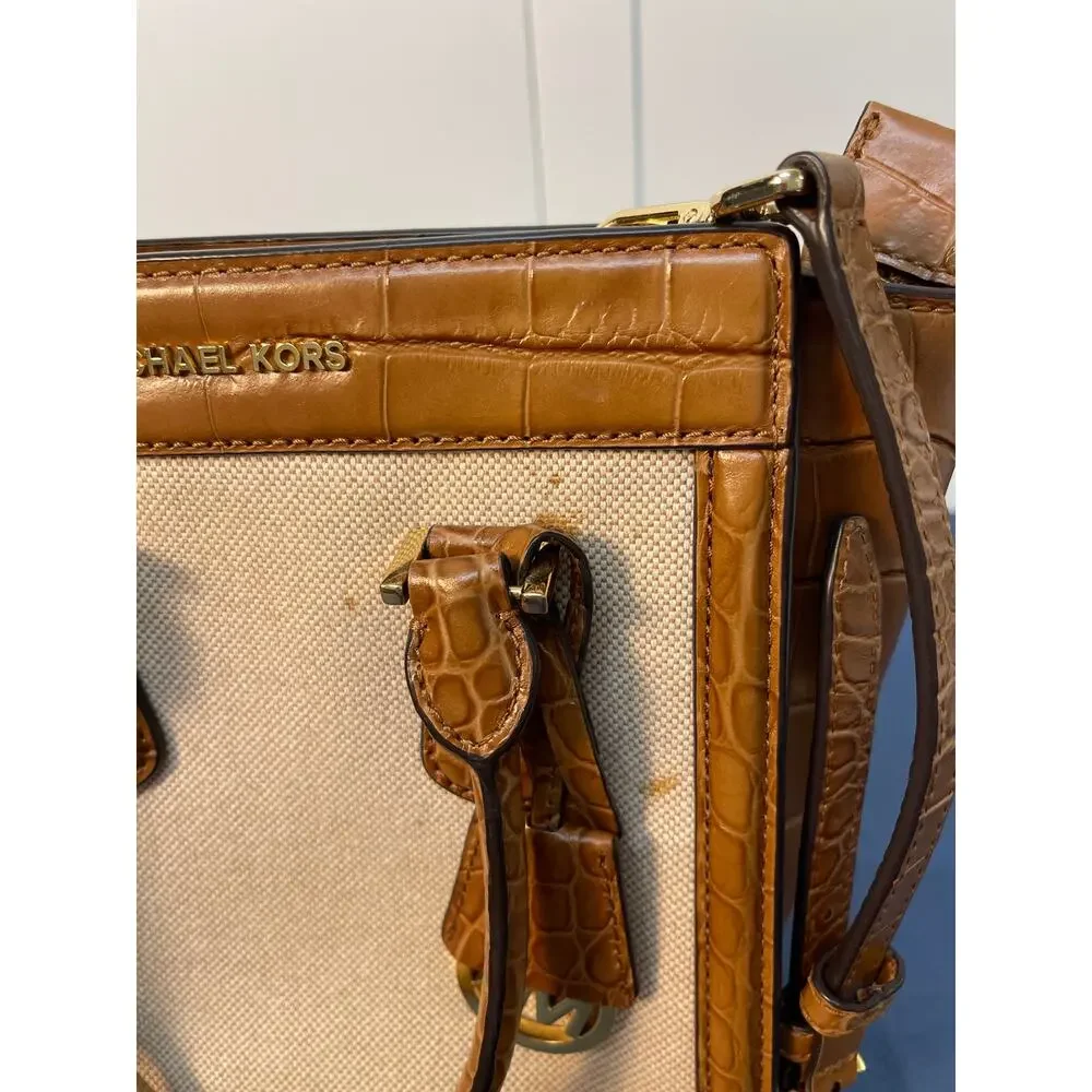 Michael Kors Colette Medium Messenger Sachet Bag Pre-owned‎ with Dust Bag - Picture 3 of 14